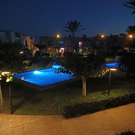 Апартаменты Oasis Roma Рокетас-де-Мар Экстерьер фото