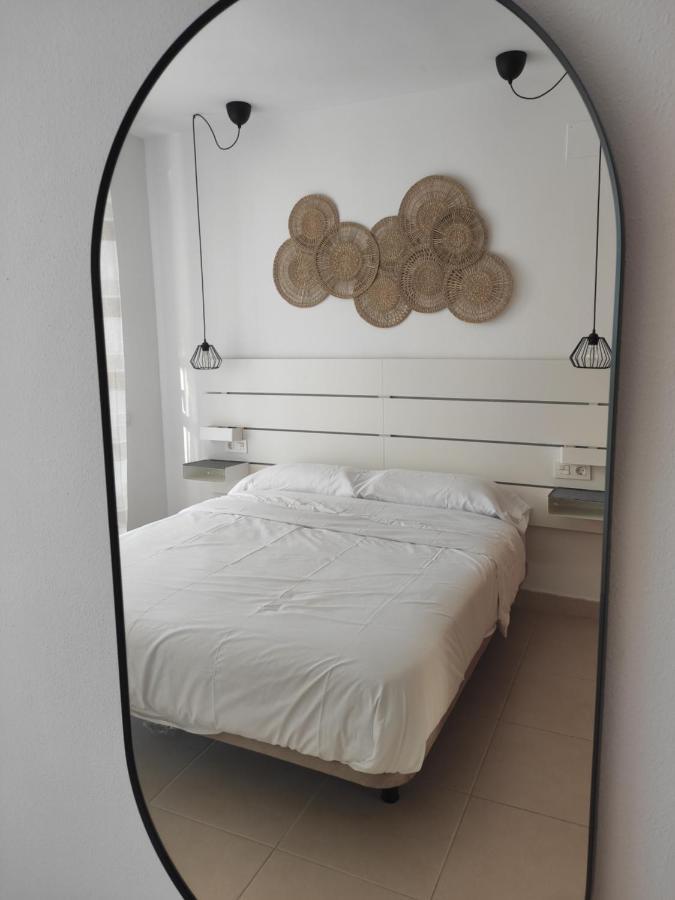Апартаменты Oasis Roma Рокетас-де-Мар Экстерьер фото