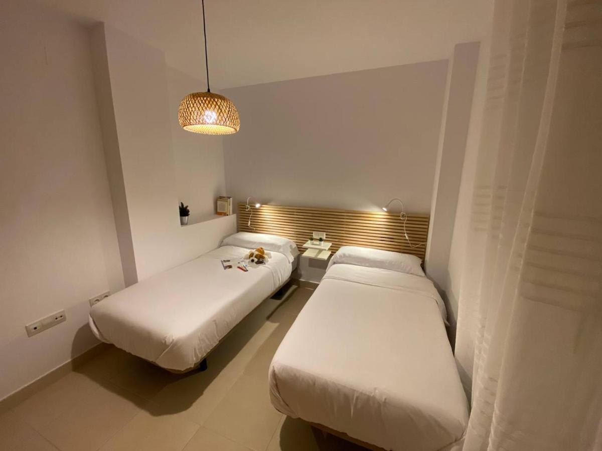 Апартаменты Oasis Roma Рокетас-де-Мар Экстерьер фото