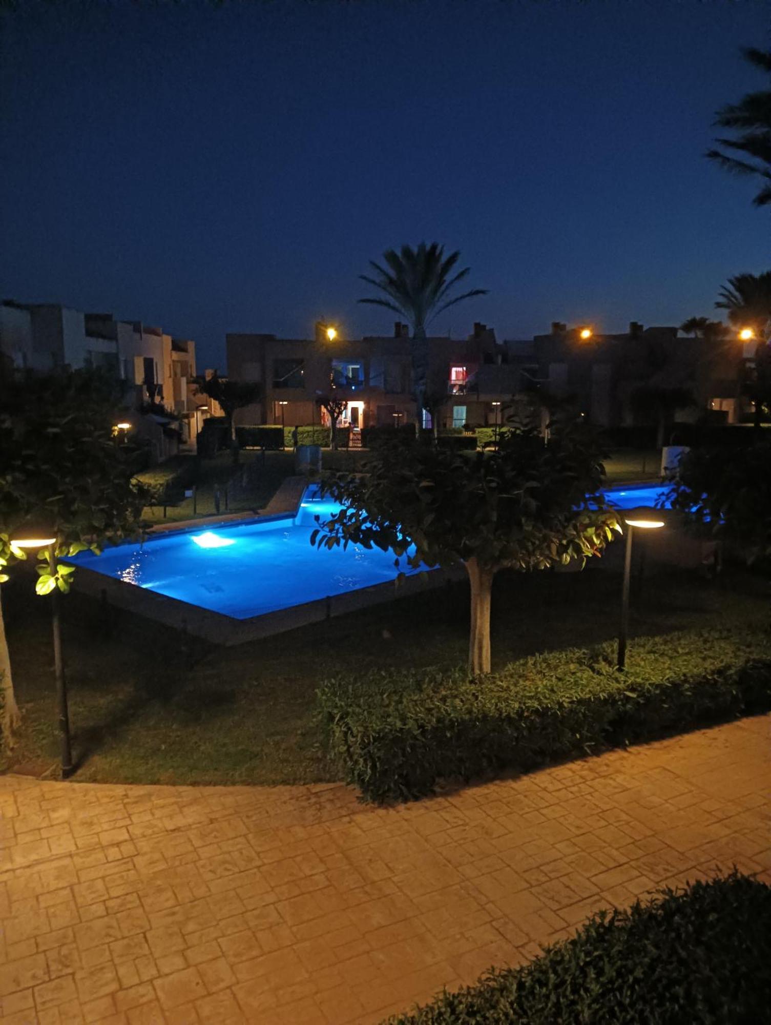 Апартаменты Oasis Roma Рокетас-де-Мар Экстерьер фото